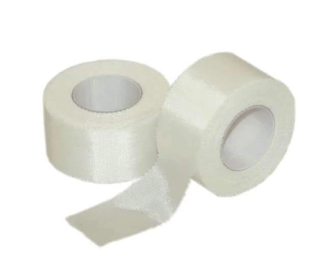 First Aid Only sportstape 2,5 cm x 9,1 m stoff hvit